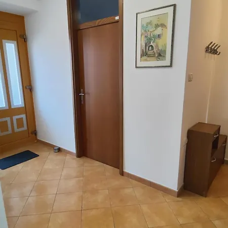 Frane House Knežak