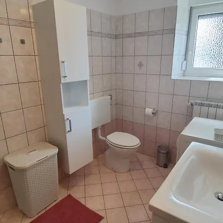 Дом отдыха Frane House *