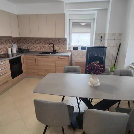 Frane House Knezak