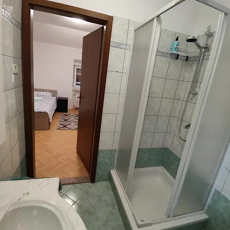 Frane House בית נופש *