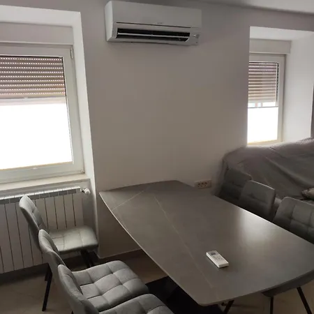 Frane House Knežak