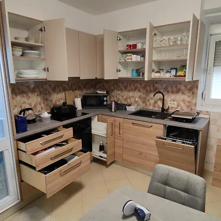 Frane House בית נופש Knezak